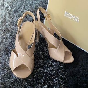 MICHAEL Michael Kors Becky Sandal
